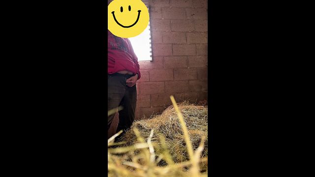 Fat farmer loses himself in quick masturbation