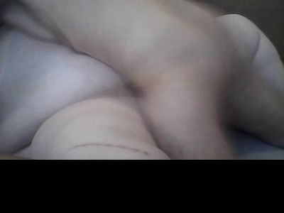 Notgeile Ehefrau gefickt und gefingert